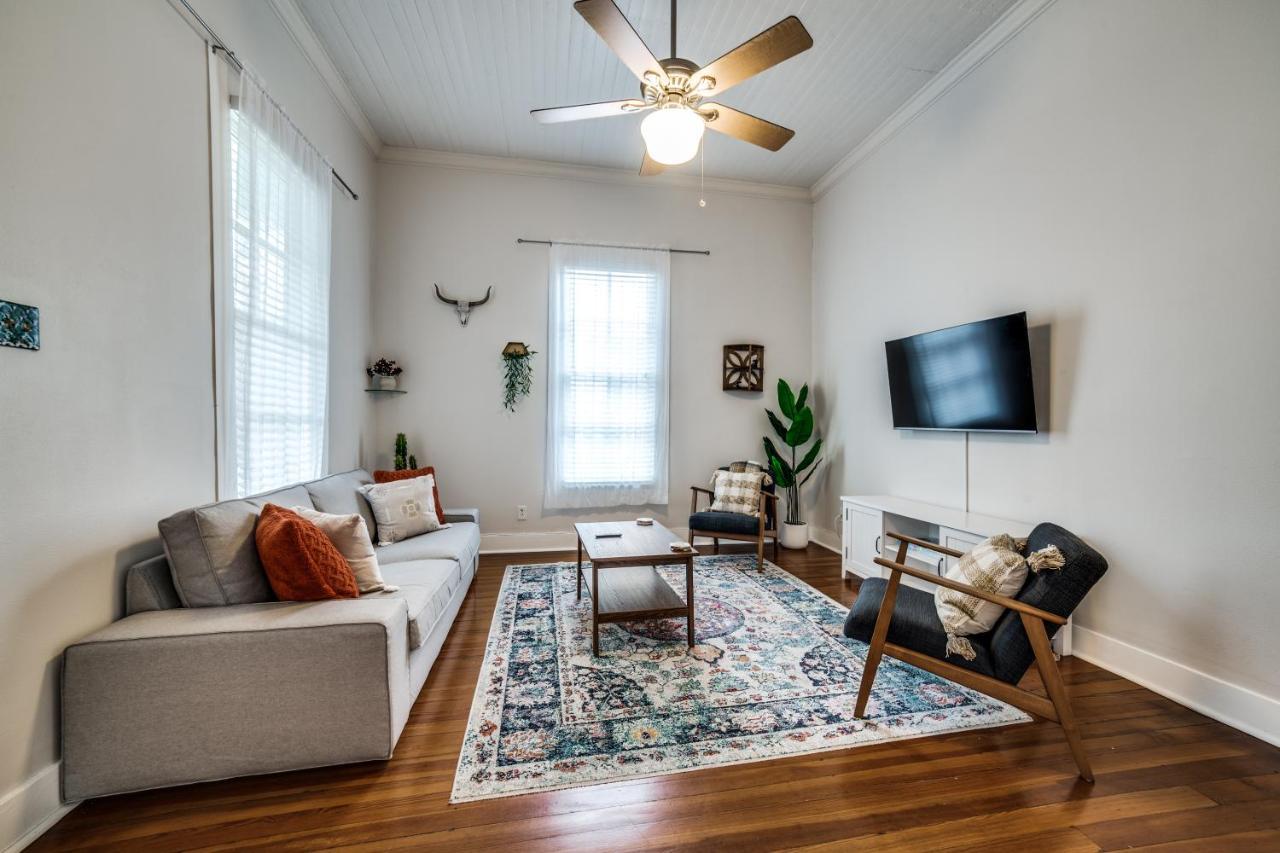 Downtown Historic 2Bdrm, Walk To Riverwalk, Alamo; Beautifully Renovated! سان أنطونيو المظهر الخارجي الصورة